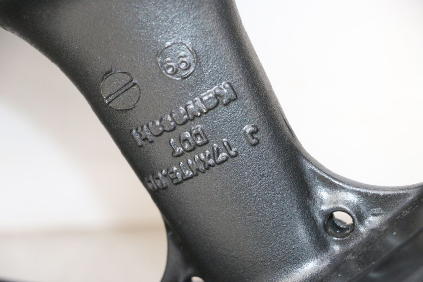 photo de OBRĘCZ TYLNA KAWASAKI ZR 7 750 (1999 - 2004) - Widok z bliska