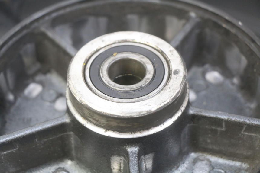 photo de OBRĘCZ TYLNA KAWASAKI ZX-6R ZX6R 600 (1995 - 1997) - Szczegół części