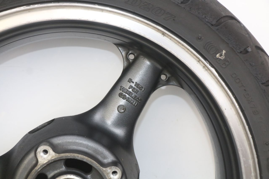 photo de OBRĘCZ TYLNA KAWASAKI ZX-6R ZX6R 600 (1995 - 1997) - Szczegóły charakterystyczne