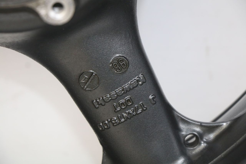 photo de OBRĘCZ TYLNA KAWASAKI ZX-6R ZX6R 600 (1995 - 1997) - Zbliżenie komponentów
