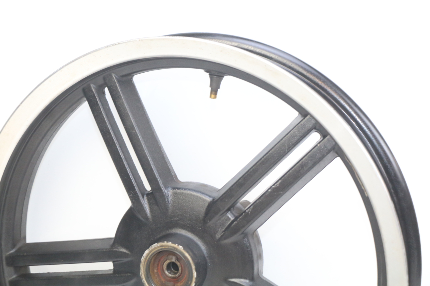 photo de OBRĘCZ PRZEDNIA KYMCO AGILITY 16+ 4T 50 (2018 - 2023) - Szczegóły charakterystyczne