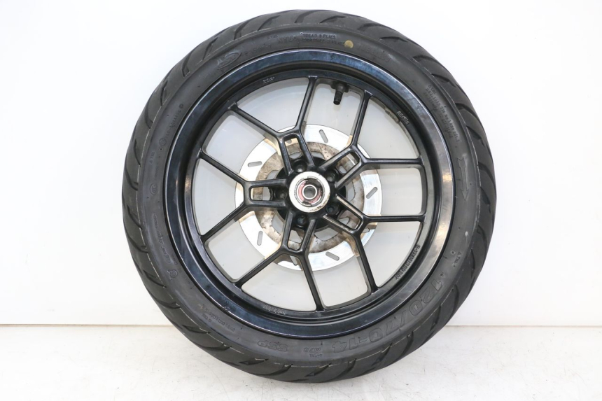 photo de OBRĘCZ PRZEDNIA APRILIA SR MOTARD 50 (2012 - 2018) - Struktura - zbliżenie