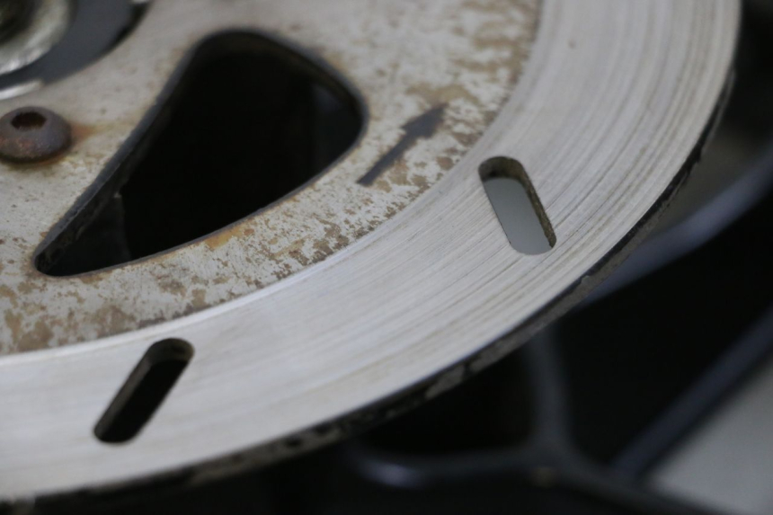 photo de OBRĘCZ PRZEDNIA APRILIA SR MOTARD 50 (2012 - 2018) - Inny kąt widzenia