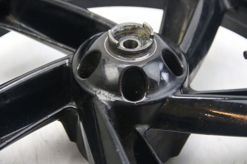 photo de OBRĘCZ PRZEDNIA APRILIA ATLANTIC 500 (2002 - 2003) - Zbliżenie komponentów