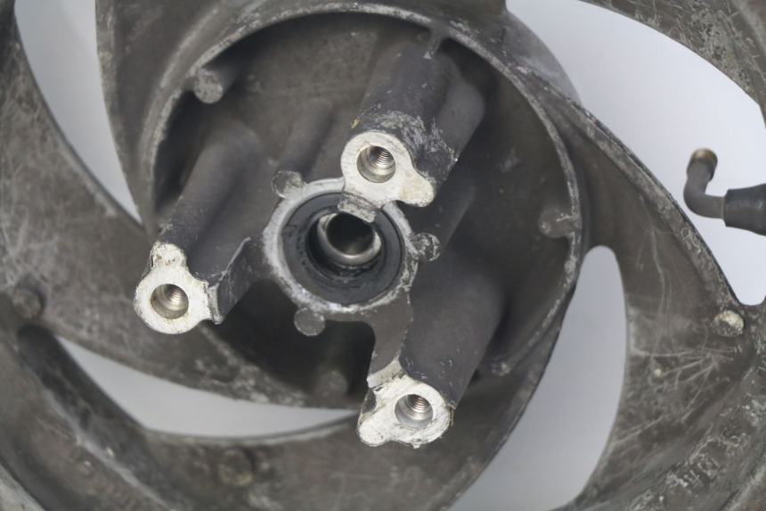 photo de OBRĘCZ PRZEDNIA HONDA BALI EX 100 (1996 - 2000) - Zbliżenie techniczne