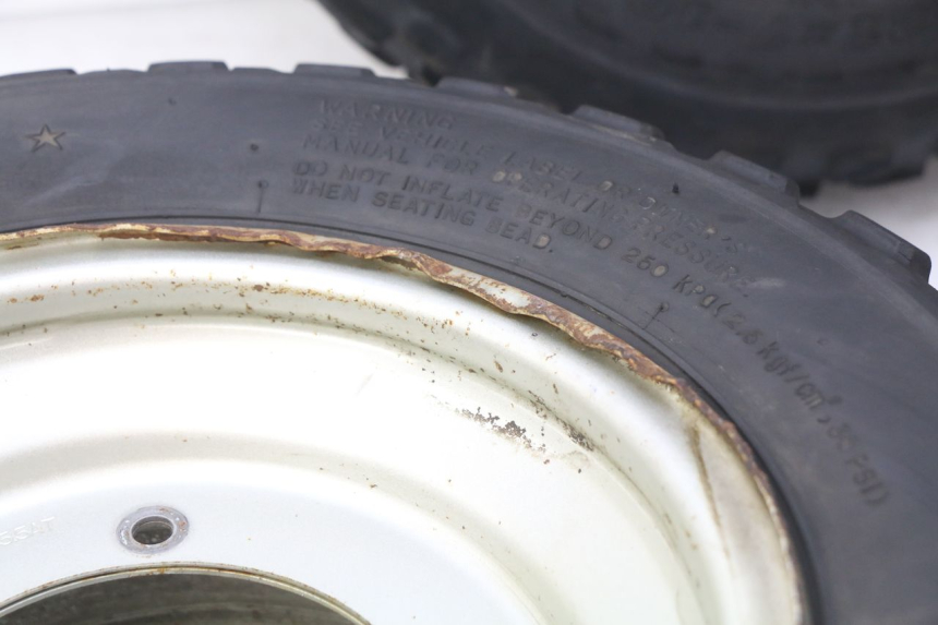 photo de OBRĘCZ PRZEDNIA YAMAHA BLASTER 200 (2003 - 2007) - Oznaczenia i referencje