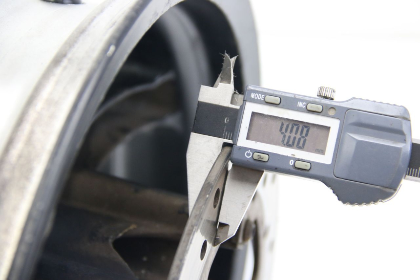 photo de OBRĘCZ PRZEDNIA DERBI BOULEVARD 50 (2009 - 2006) - Zbliżenie techniczne