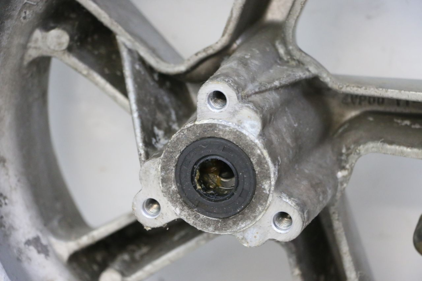 photo de OBRĘCZ PRZEDNIA YAMAHA BW'S 100 (1999 - 2002) - Punkty mocowania