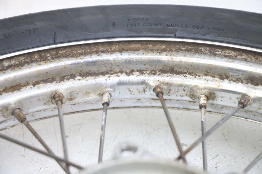 photo de OBRĘCZ PRZEDNIA HONDA CA REBEL 125 (1995 - 2001) - Zbliżenie techniczne