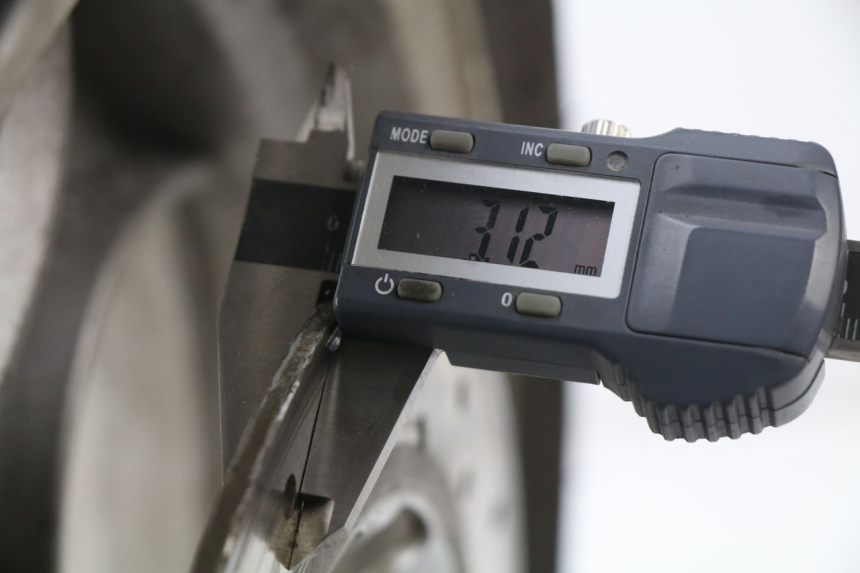 photo de OBRĘCZ PRZEDNIA ERIDER CARGO 1 (2009 - 2018) - Zbliżenie techniczne