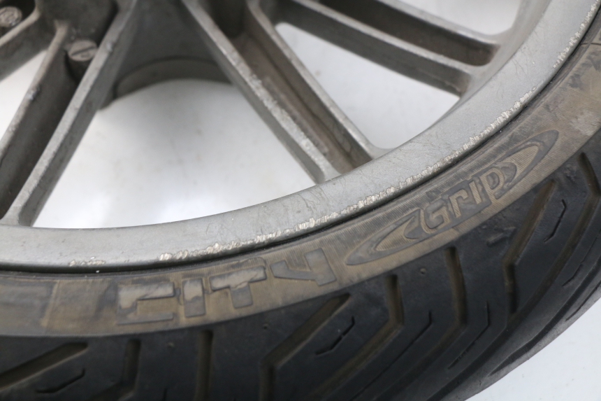 photo de OBRĘCZ PRZEDNIA PIAGGIO CARNABY 125 (2007 - 2011) - Widok z bliska