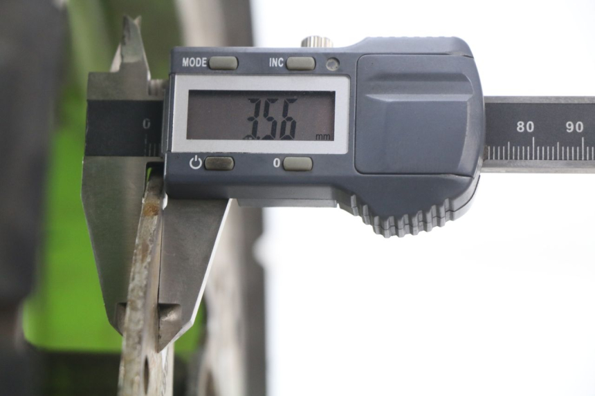 photo de OBRĘCZ PRZEDNIA REVATTO CITYONE 50 (2006 - 2008) - Zoom stanu zużycia