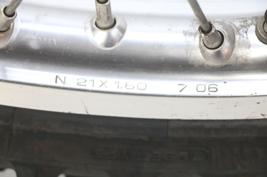 photo de OBRĘCZ PRZEDNIA HONDA CRF CR-F 450 (2005 - 2008) - Zbliżenie techniczne