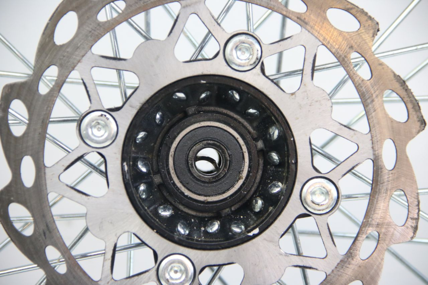 photo de OBRĘCZ PRZEDNIA CCR DIRT BIKE 125 - Zbliżenie techniczne