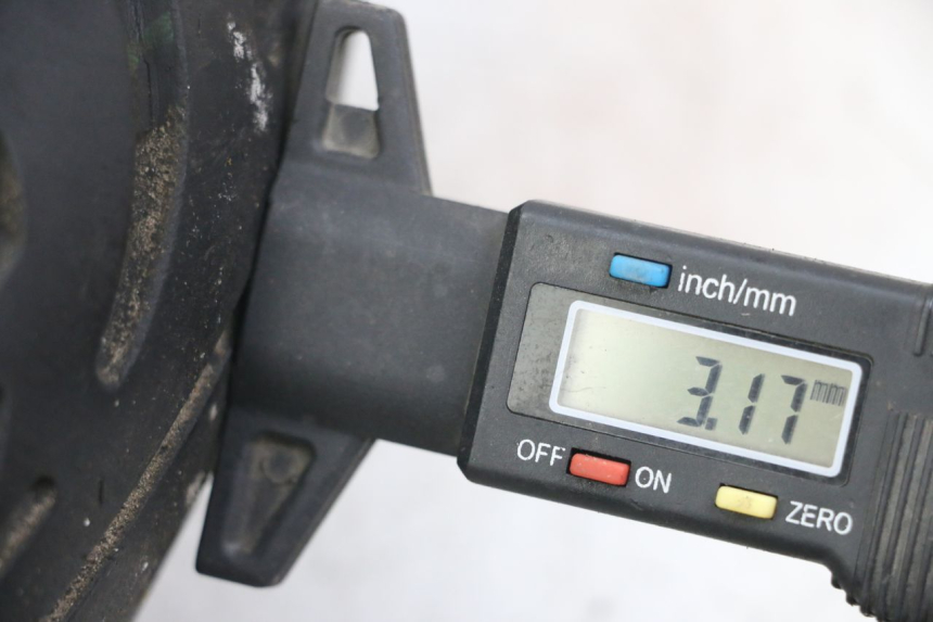 photo de OBRĘCZ PRZEDNIA SYM FIDDLE 2 50 (2008 - 2013) - Zoom stanu zużycia