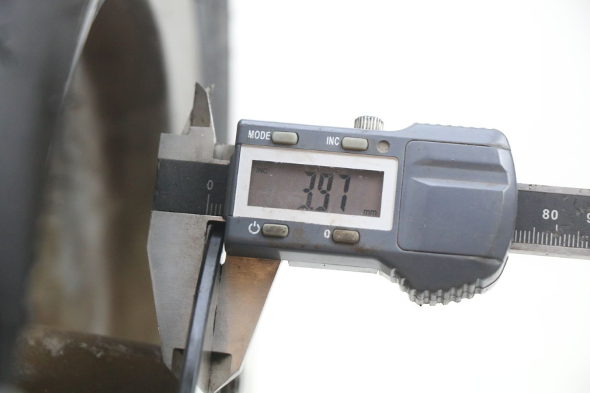 photo de OBRĘCZ PRZEDNIA PIAGGIO FLY 100 (2006 - 2010) - Zoom stanu zużycia