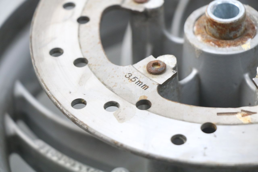 photo de OBRĘCZ PRZEDNIA PIAGGIO FLY IE 125 (2012 - 2017) - Szczegół części