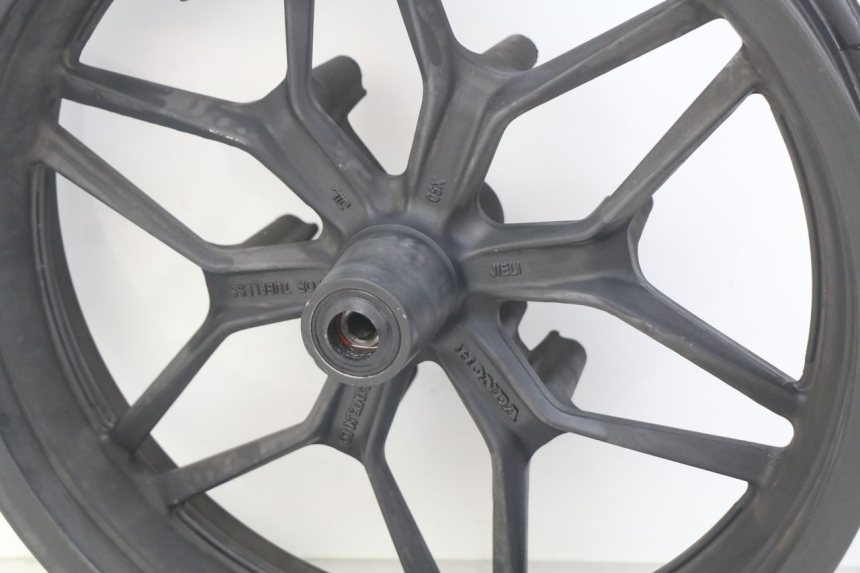 photo de OBRĘCZ PRZEDNIA HONDA FORZA 125 (2015 - 2016) - Punkty mocowania