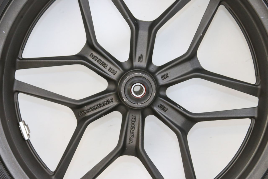 photo de OBRĘCZ PRZEDNIA HONDA FORZA 125 (2015 - 2016) - Część sprawdzona