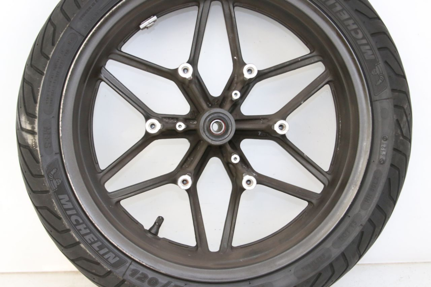 photo de OBRĘCZ PRZEDNIA HONDA FORZA 125 (2015 - 2016) - Oznaczenia i referencje