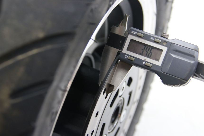 photo de OBRĘCZ PRZEDNIA JM MOTORS GT LINE 4T 50 (2021 - 2023) - Inny kąt widzenia