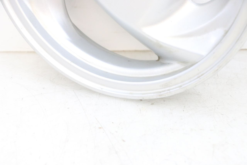 photo de OBRĘCZ PRZEDNIA SYM GTS EVO 125 (2009 - 2013) - Szczegóły charakterystyczne