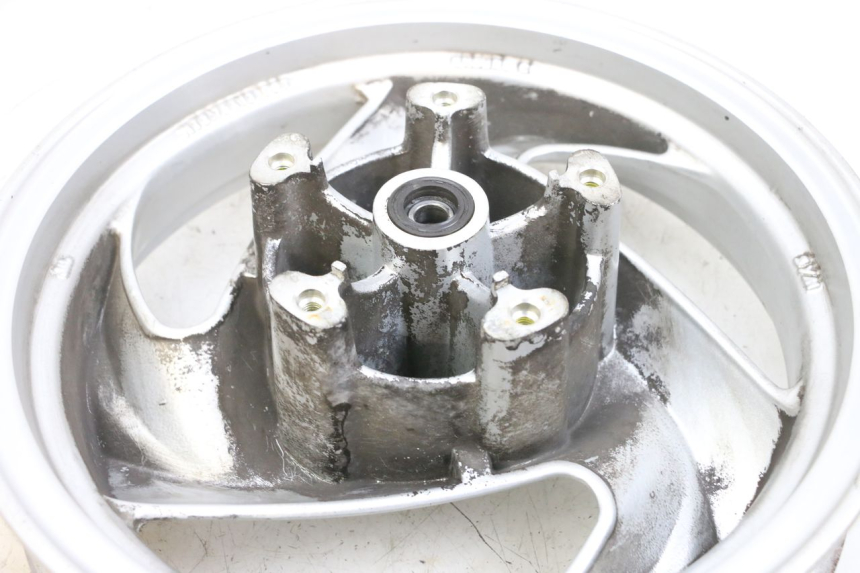 photo de OBRĘCZ PRZEDNIA SYM GTS EVO 125 (2009 - 2013) - Zbliżenie techniczne