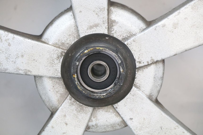 photo de OBRĘCZ PRZEDNIA PEUGEOT KISBEE 4T 50 (2018 - 2022) - Inny kąt widzenia