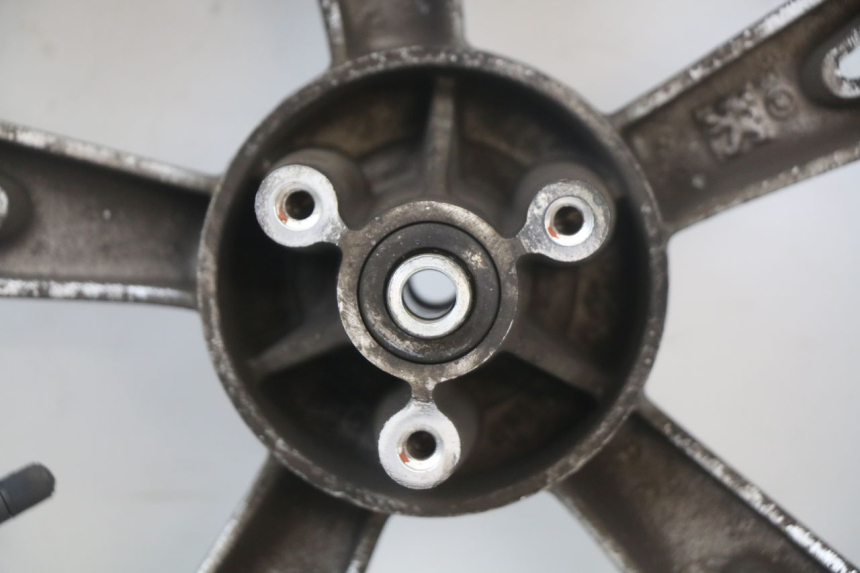 photo de OBRĘCZ PRZEDNIA PEUGEOT KISBEE 4T 50 (2018 - 2022) - Stan powierzchni