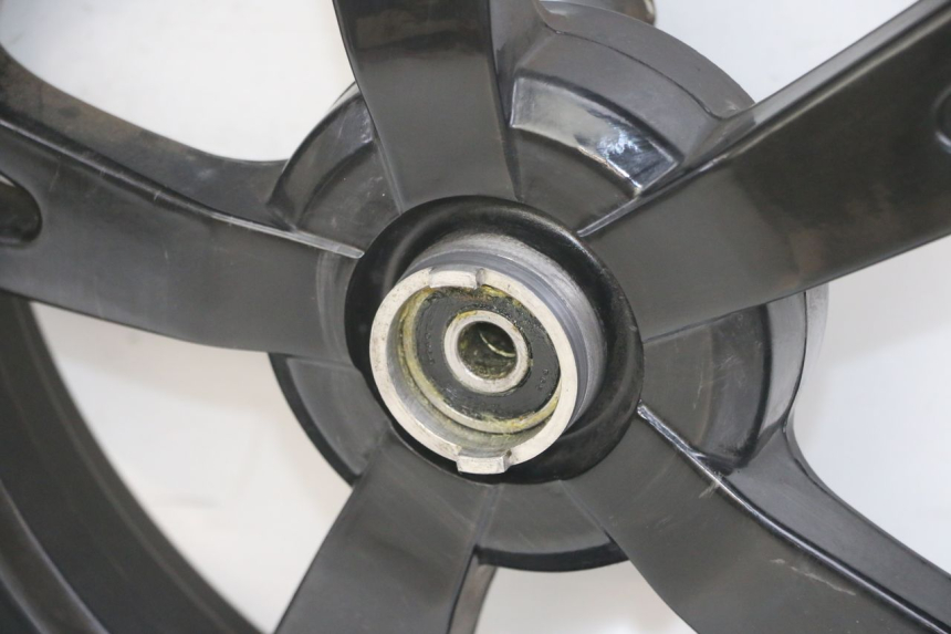 photo de OBRĘCZ PRZEDNIA PEUGEOT KISBEE 4T 50 (2018 - 2022) - Stan powierzchni