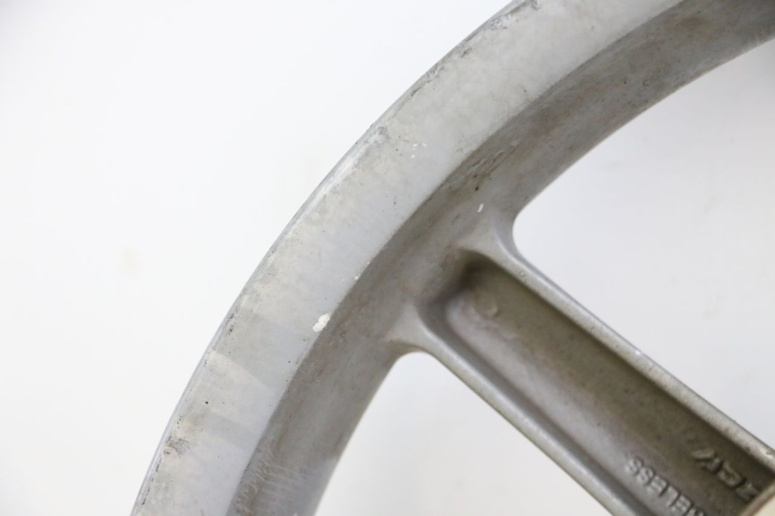 photo de OBRĘCZ PRZEDNIA PIAGGIO LIBERTY 4T 50 (2009 - 2015) - Widok z bliska