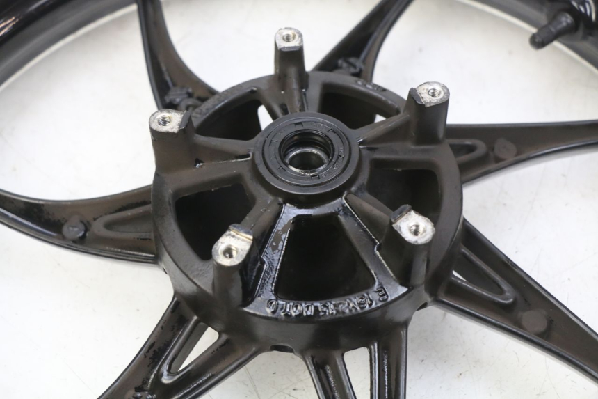 photo de OBRĘCZ PRZEDNIA PIAGGIO LIBERTY IGET S 125 (2016 - 2020) - Szczegóły charakterystyczne