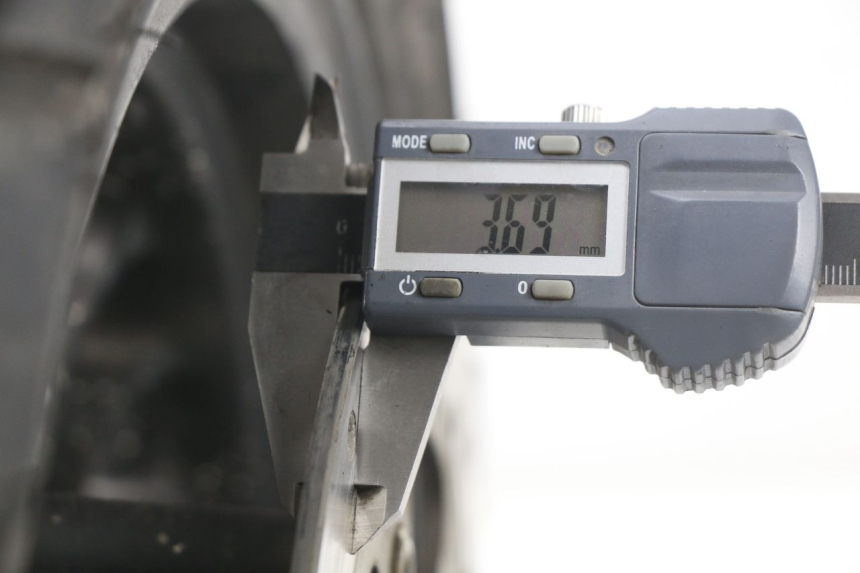 photo de OBRĘCZ PRZEDNIA KYMCO LIKE 2T 50 (2009 - 2018) - Zoom stanu zużycia