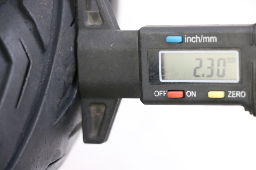 photo de OBRĘCZ PRZEDNIA PIAGGIO MP3 HPE 350 (2018 - 2020) - Szczegół części