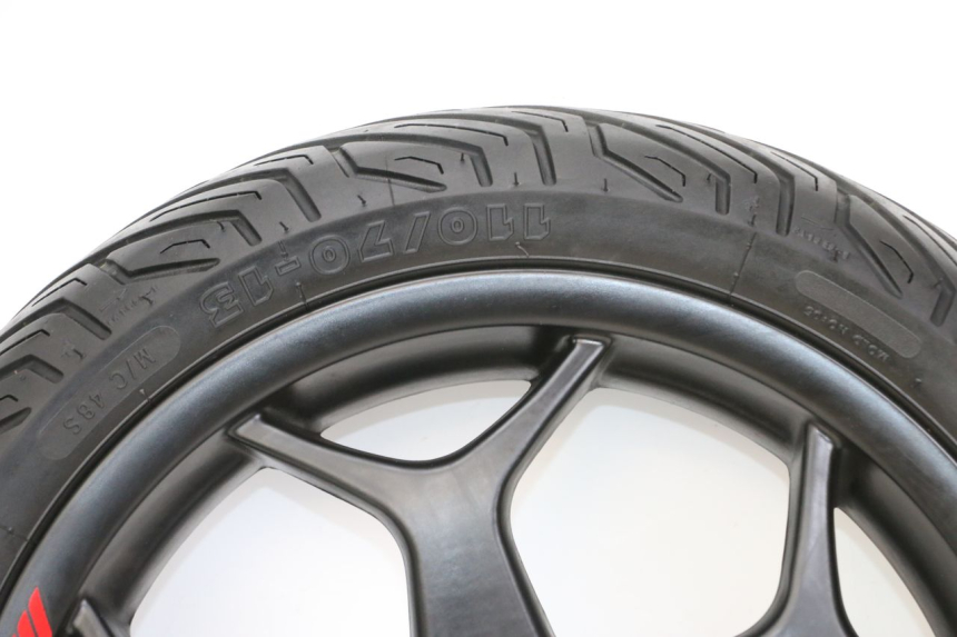 photo de OBRĘCZ PRZEDNIA PIAGGIO MP3 HPE 350 (2018 - 2020) - Szczegóły charakterystyczne