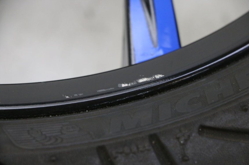 photo de OBRĘCZ PRZEDNIA PIAGGIO MP3 HPE 310 (2024 - 2025) - Szczegół części