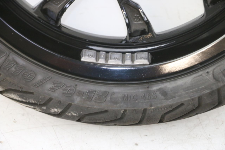 photo de OBRĘCZ PRZEDNIA PIAGGIO MP3 HPE 310 (2024 - 2025) - Zbliżenie komponentów