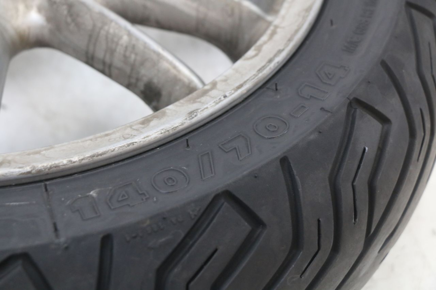 photo de OBRĘCZ PRZEDNIA PIAGGIO MP3 LT 400 (2007 - 2012) - Oznaczenia i referencje