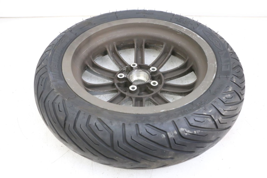 photo de OBRĘCZ PRZEDNIA PIAGGIO MP3 LT 400 (2007 - 2012) - Zoom stanu zużycia