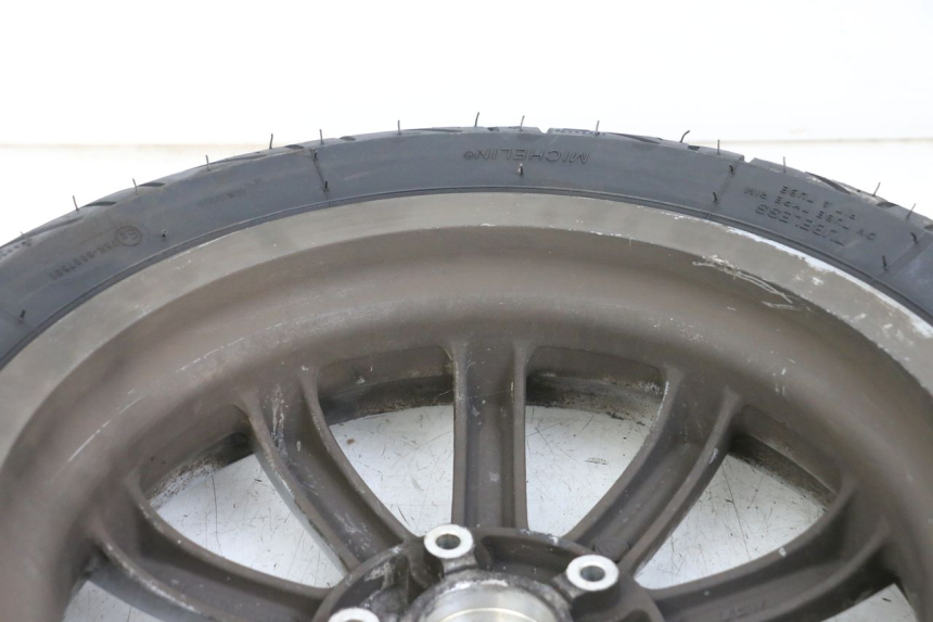 photo de OBRĘCZ PRZEDNIA PIAGGIO MP3 LT 400 (2007 - 2012) - Zbliżenie techniczne