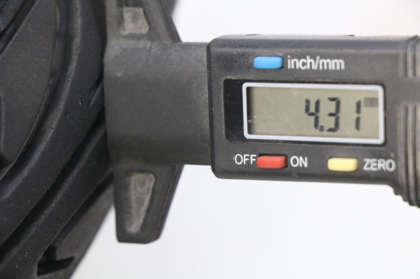 photo de OBRĘCZ PRZEDNIA JM MOTORS OLDIES 4T 50 (2010 - 2020) - Zoom stanu zużycia