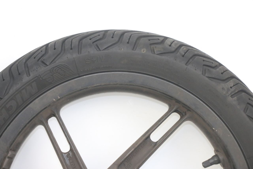 photo de OBRĘCZ PRZEDNIA HONDA PCX (JF28) 125 (2009 - 2011) - Szczegóły charakterystyczne