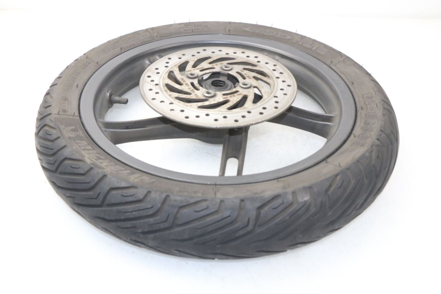 photo de OBRĘCZ PRZEDNIA HONDA PCX (JF47) 125 (2012 - 2013) - Zbliżenie techniczne