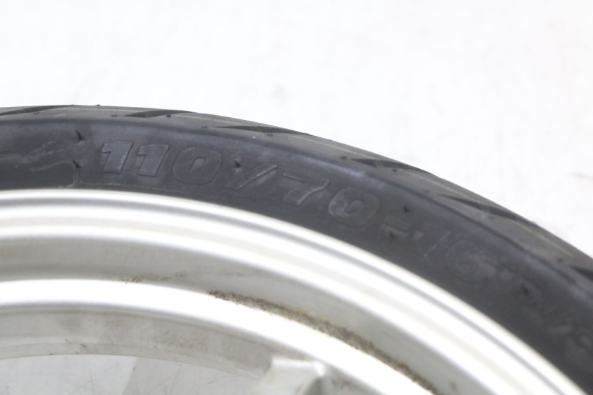 photo de OBRĘCZ PRZEDNIA PEUGEOT BELVILLE 125 (2017 - 2021) - Zbliżenie komponentów