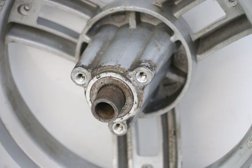 photo de OBRĘCZ PRZEDNIA PEUGEOT LUDIX 50 (2005 - 2007) - Zbliżenie techniczne