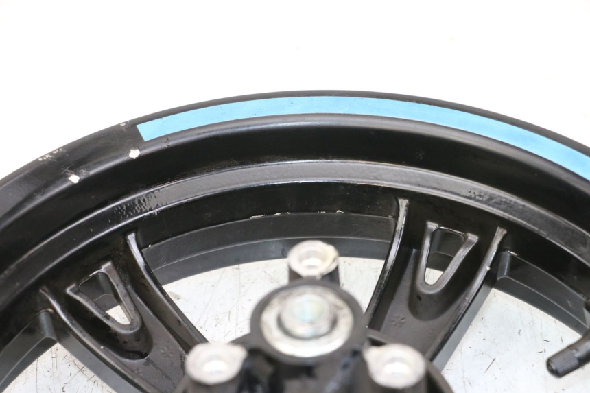 photo de OBRĘCZ PRZEDNIA PEUGEOT STREETZONE 4T 50 (2018 - 2023) - Zbliżenie komponentów