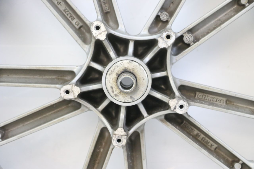 photo de OBRĘCZ PRZEDNIA PIAGGIO BEVERLY 125 (1998 - 2005) - Struktura - zbliżenie