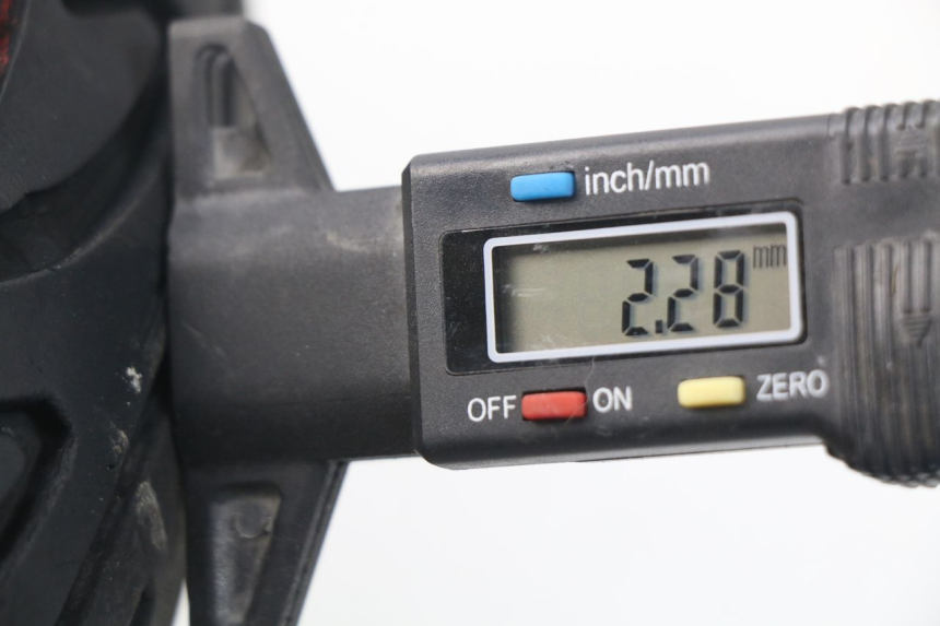 photo de OBRĘCZ PRZEDNIA VASTRO R-ONE 4T 50 (2014 - 2022) - Zoom stanu zużycia