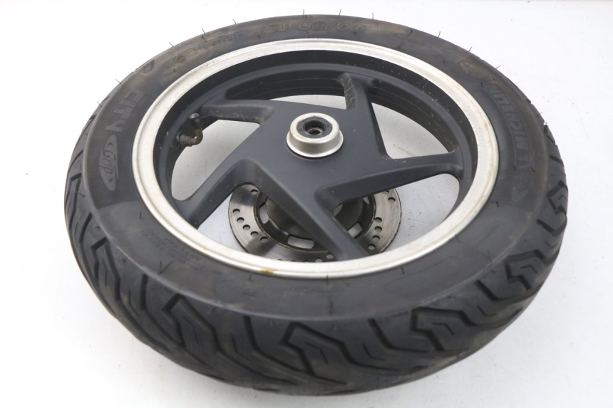 photo de OBRĘCZ PRZEDNIA RED ELECTRIC RED E PRO 1 (2017 - 2019) - Zbliżenie techniczne