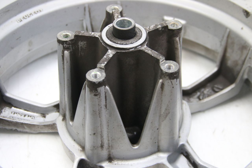 photo de OBRĘCZ PRZEDNIA PEUGEOT SATELIS COMPRESSOR K15 125 (2006 - 2009) - Szczegóły charakterystyczne